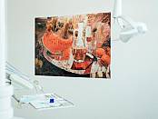 Ansicht eines Gemäldes von Früchten und Wein auf einem Tisch